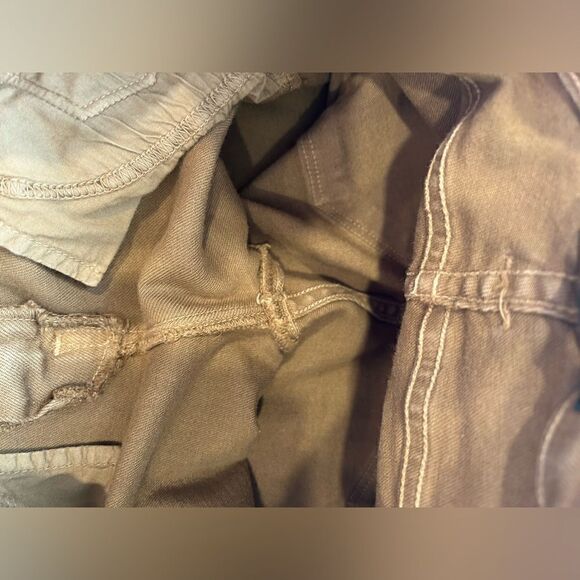 VINCE Women's Khaki Skinny Pants - Picture 9 of 11